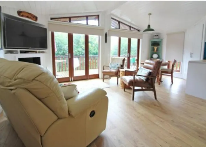 Astbury Falls Luxury Retreats
